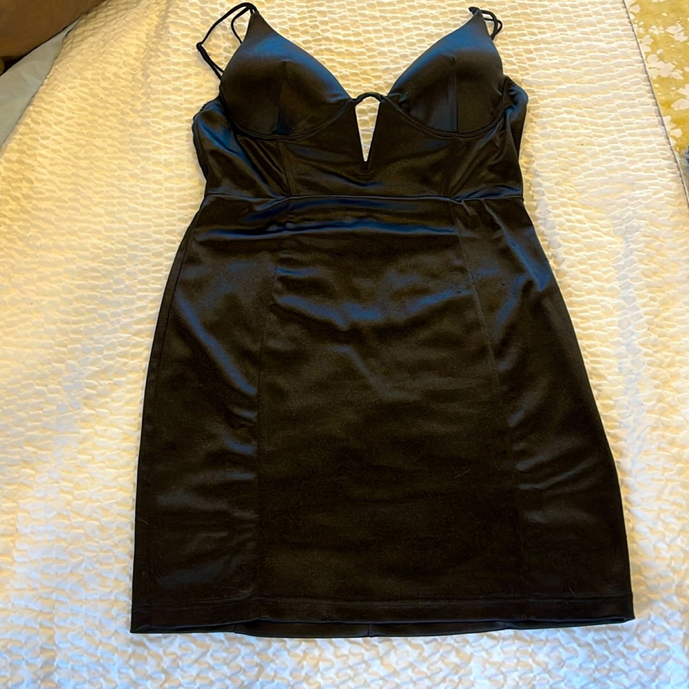Windsor Satin stretch dress with underwire detail at the bust line. Large